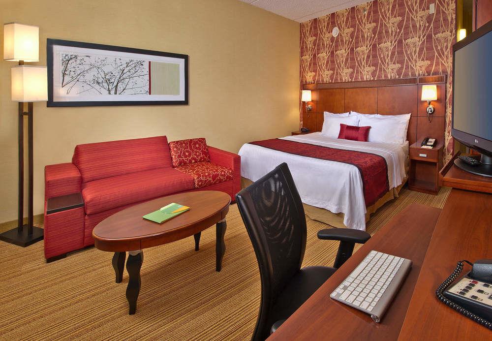 Courtyard Philadelphia 3*