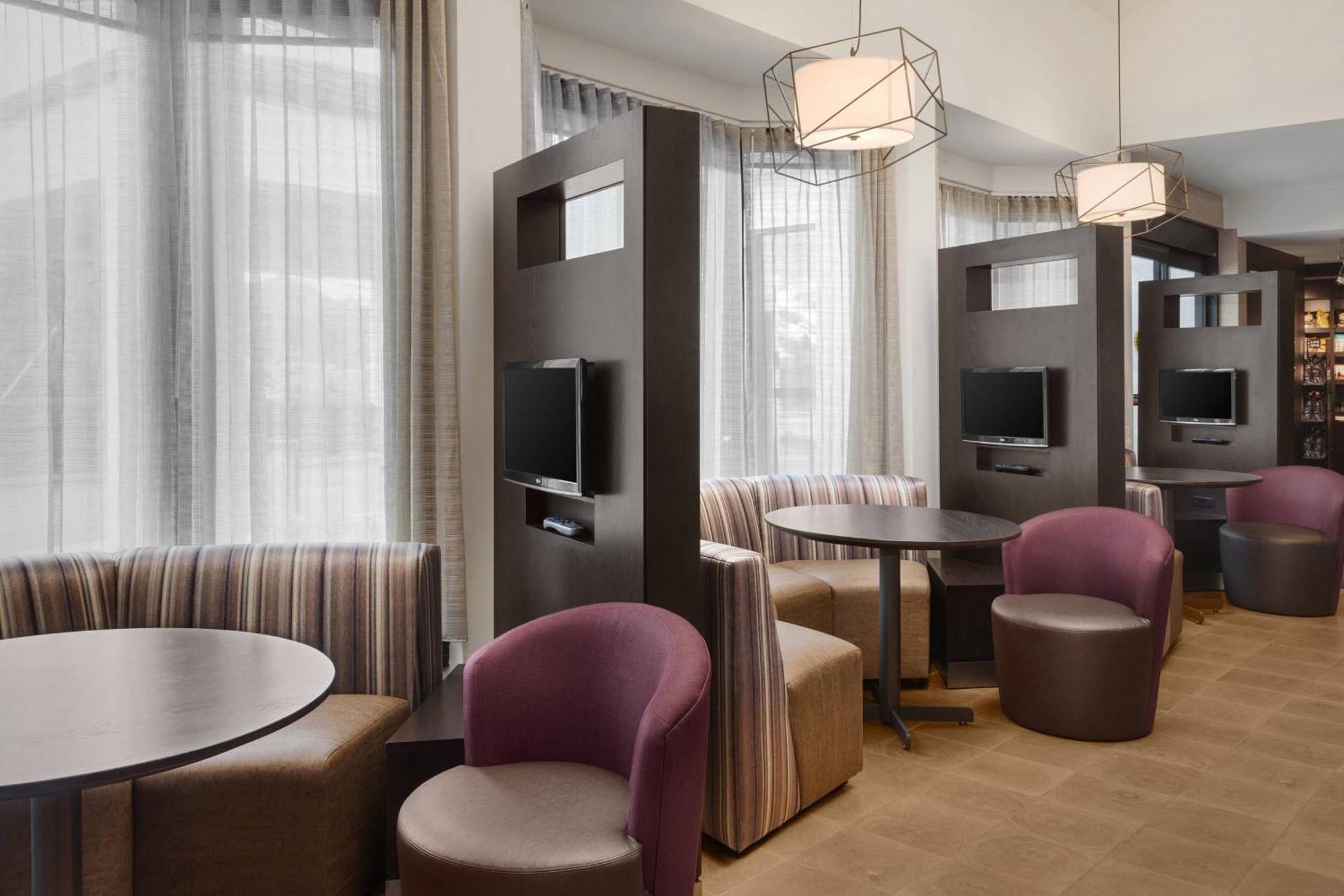 Courtyard Philadelphia Willow Grove