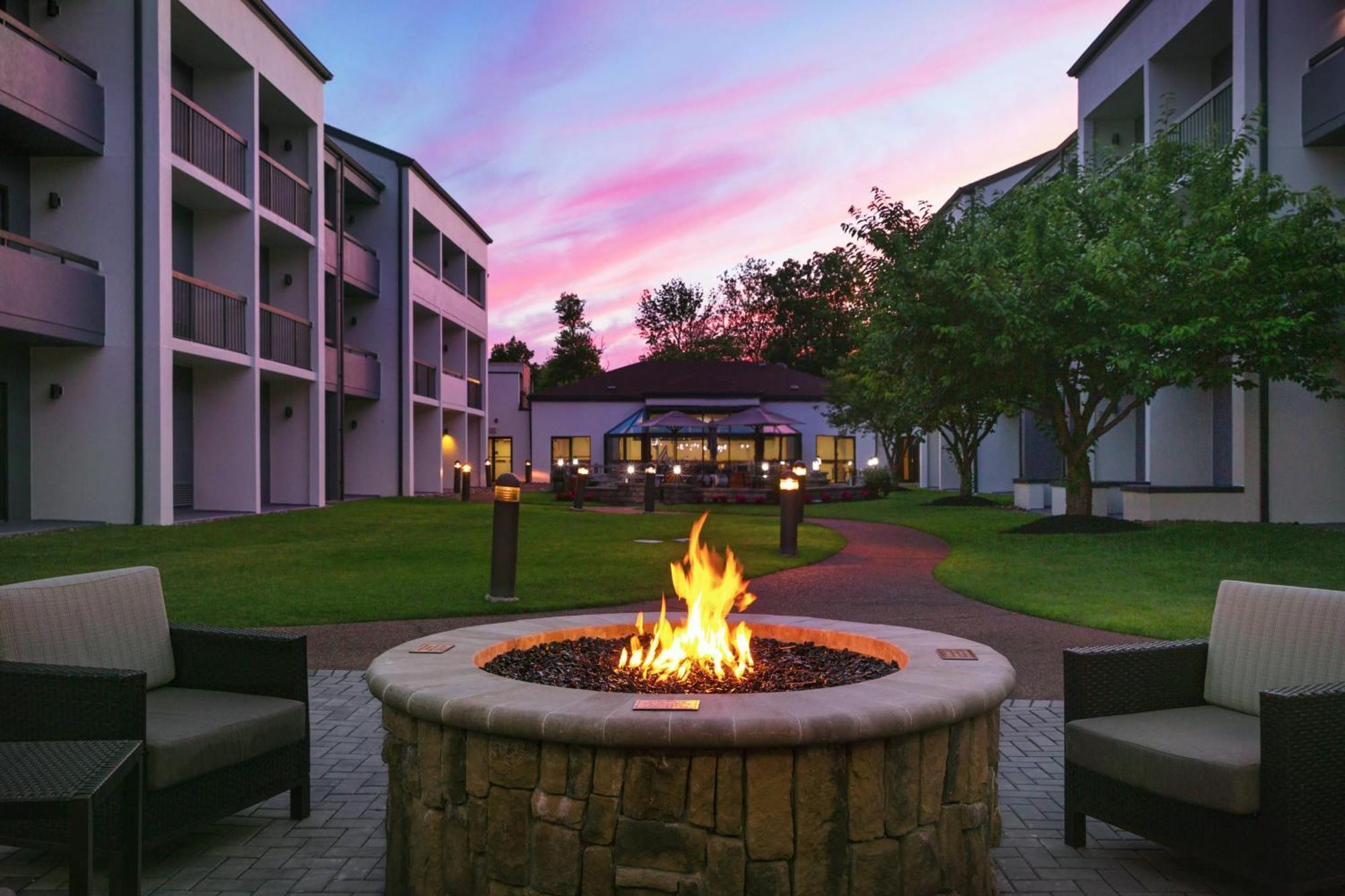 Courtyard Philadelphia Hotel 3*
